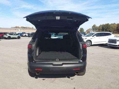 Used 2022 Chevrolet Traverse LT image 10