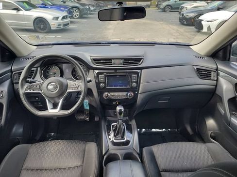 Used 2018 Nissan Rogue S AWD/4WD image 9
