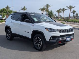 Used 2024 Jeep Compass Trailhawk video 3