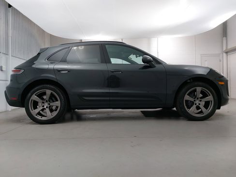 Certified 2025 Porsche Macan image 8