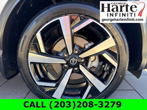 Used 2022 Nissan Rogue Sport SL w/ Premium Package image 9