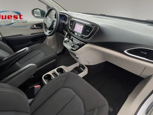 Used 2024 Chrysler Voyager LX FWD image 23