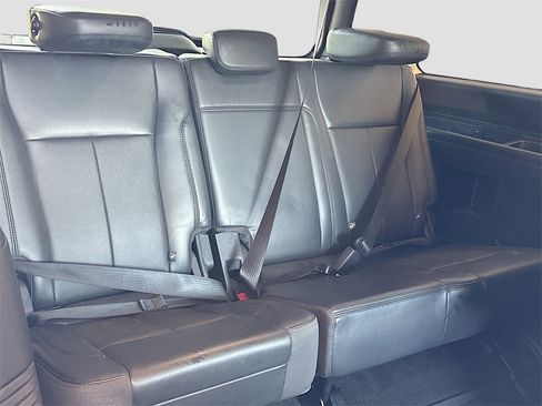 Used 2024 Ford Expedition XLT image 27