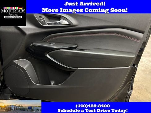 Used 2025 Chevrolet Trax RS FWD image 15