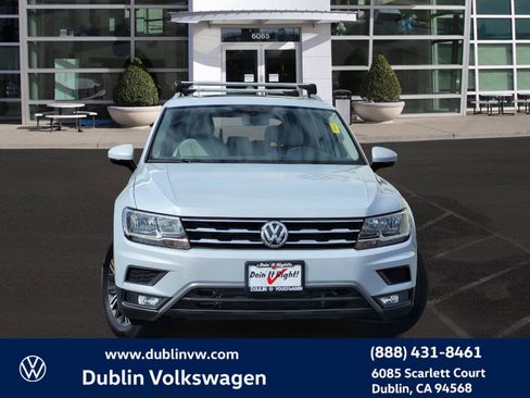 Used 2018 Volkswagen Tiguan SEL image 2