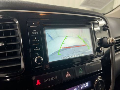 Used 2016 Mitsubishi Outlander SE image 15