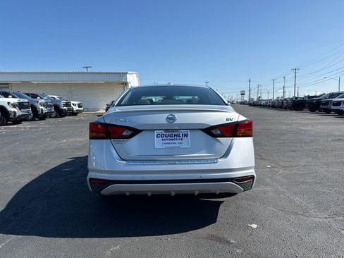Used 2022 Nissan Altima 2.5 SV FWD image 4