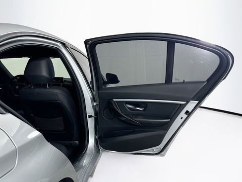 Used 2018 BMW 330e image 32