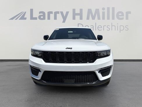 New 2025 Jeep Grand Cherokee Limited w/ Black Appearance Package image 3