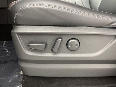 New 2026 Nissan Armada SL w/ Captain's Chari Seat Package image 34