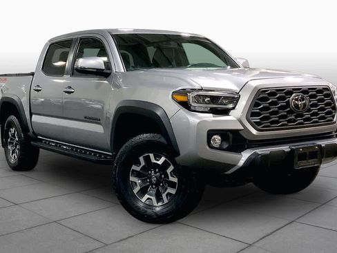 Used 2021 Toyota Tacoma TRD Off-Road w/ TRD Premium Off Road Package AWD/4WD image 3