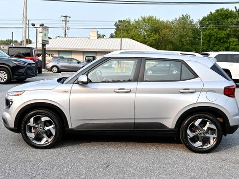 Used 2022 Hyundai Venue SEL image 8
