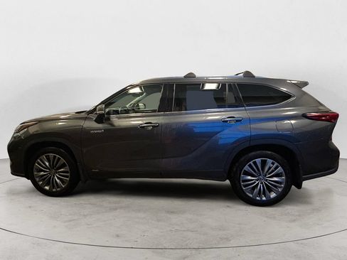 Used 2021 Toyota Highlander Platinum AWD/4WD image 2