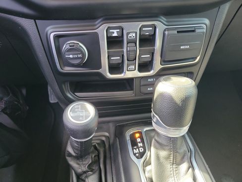 Used 2023 Jeep Wrangler Unlimited Sport AWD/4WD image 30