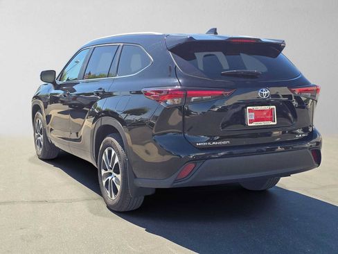 Used 2026 Toyota Highlander XLE AWD/4WD image 5