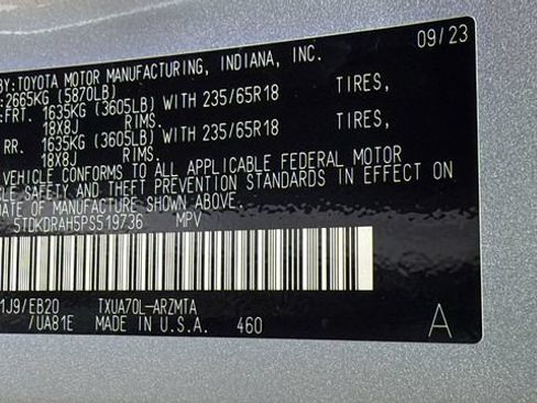 Used 2023 Toyota Highlander XLE FWD image 28