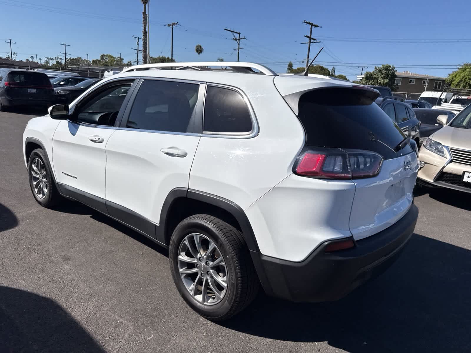 Used 2019 Jeep Cherokee Latitude Plus FWD image 20