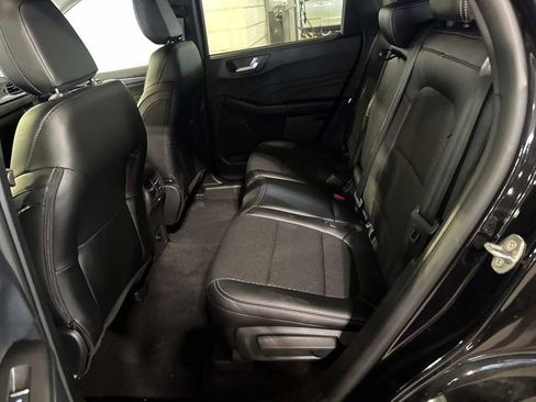Used 2025 Ford Escape SE image 13
