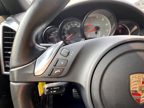 Used 2014 Porsche Cayenne S w/ Comfort Plus Package image 39