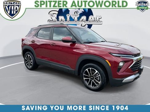 Used 2025 Chevrolet TrailBlazer LT AWD/4WD image 2