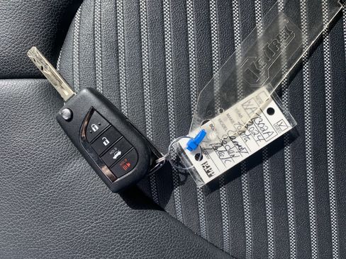 Used 2024 Toyota Camry SE image 37