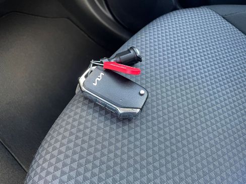 Used 2025 Kia Soul LX w/ LX Technology Package image 21