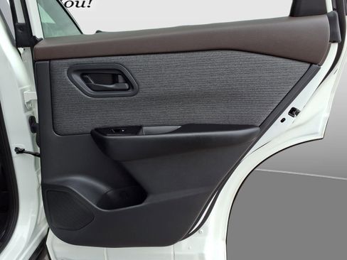 Certified 2023 Nissan Rogue S image 13