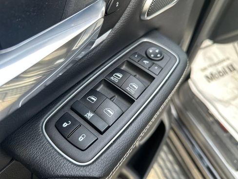 Used 2022 RAM 1500 Laramie image 11