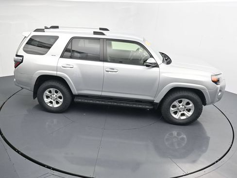 Used 2022 Toyota 4Runner SR5 Premium AWD/4WD image 32