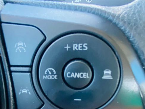 Used 2025 Toyota Corolla LE FWD image 12