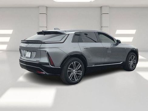 New 2026 Cadillac Lyriq Premium Luxury image 8