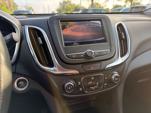 Used 2021 Chevrolet Equinox LT FWD image 9