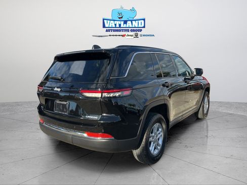 Used 2025 Jeep Grand Cherokee Laredo image 5