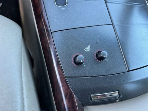 Used 2011 Toyota Avalon image 32