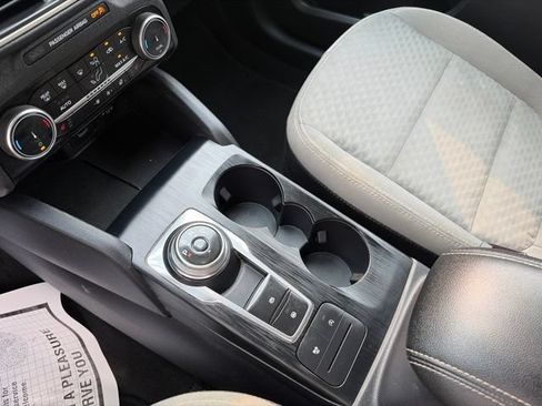 Used 2022 Ford Escape SE w/ Convenience Package FWD image 27