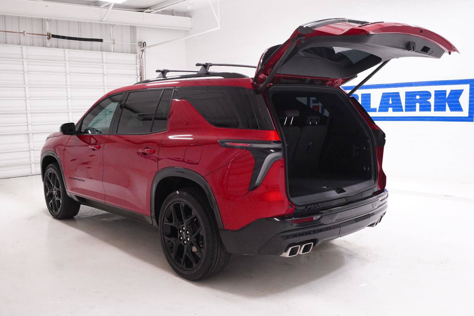 Used 2025 Chevrolet Traverse RS w/ LPO, Floor Liner Package FWD image 43