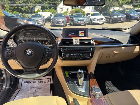 Used 2018 BMW 320i xDrive Sedan AWD/4WD image 21
