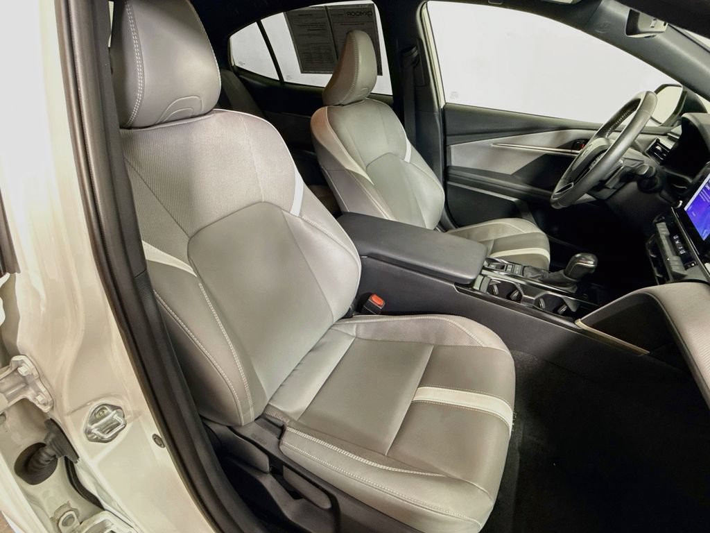 Used 2025 Toyota Camry SE w/ Convenience Package FWD image 25