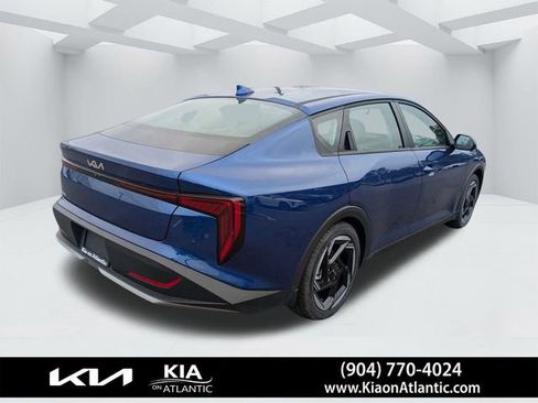 New 2025 Kia K4 EX image 3