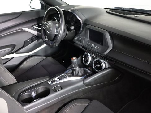 Used 2021 Chevrolet Camaro LT image 22