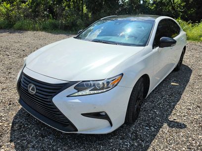 Used 2017 Lexus ES 350 w/ Luxury Package