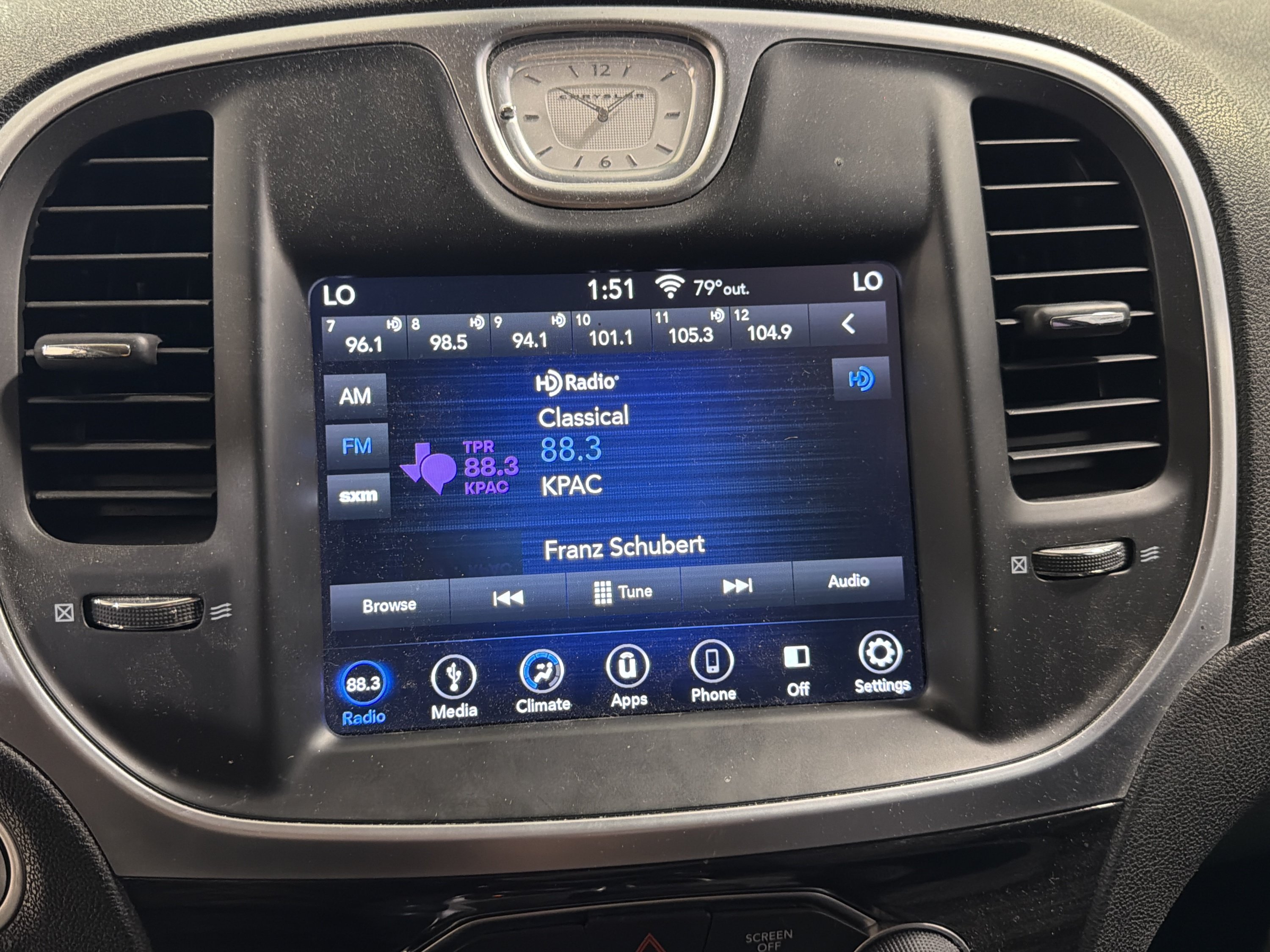 Used 2019 Chrysler 300 Touring w/ Sport Appearance Package RWD image 16