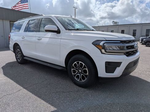 Certified 2024 Ford Expedition Max XLT image 4