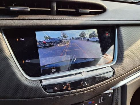 New 2025 Cadillac XT6 Luxury image 30