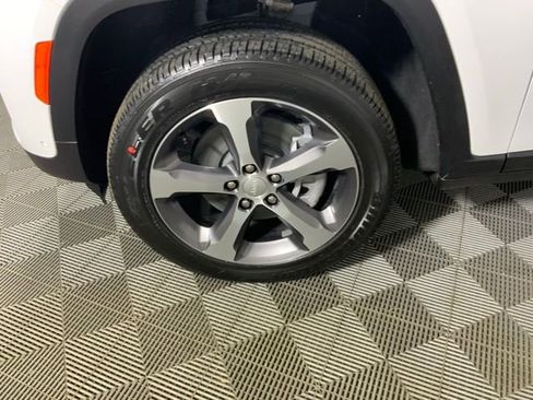 Used 2024 Jeep Grand Cherokee Limited 4xe w/ Luxury Tech Group II image 47