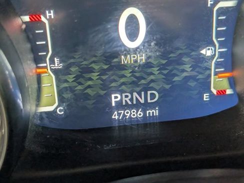 Used 2022 Jeep Wrangler Unlimited Rubicon w/ Cold Weather Group AWD/4WD image 17