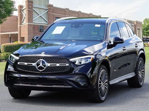 Used 2026 Mercedes-Benz GLC 300 4MATIC image 4
