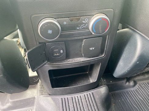 Used 2021 Ford Explorer XLT w/ Equipment Group 202A RWD image 12