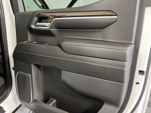 Used 2023 GMC Sierra 1500 SLE image 30
