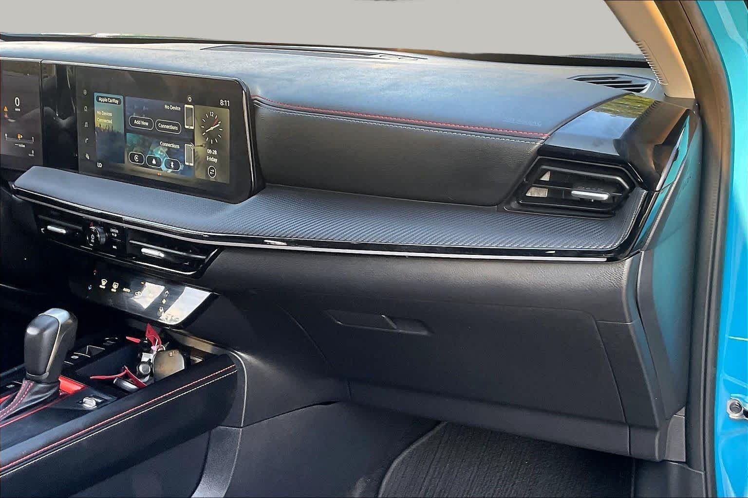 Used 2025 Nissan Kicks SR FWD image 18